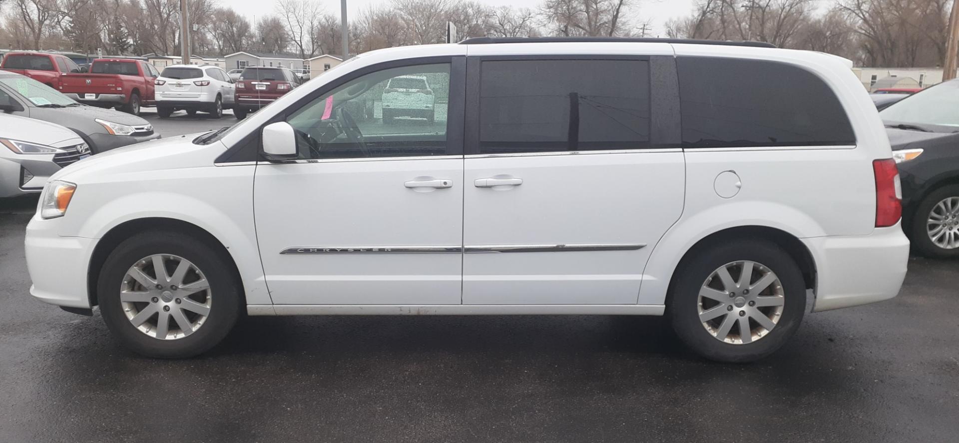 2016 Chrysler Town & Country Touring (2C4RC1BG3GR) with an 3.6L V6 DOHC 24V engine, 6A transmission, located at 2015 Cambell Street, Rapid City, SD, 57701, (605) 342-8326, 44.066433, -103.191772 - Photo#7